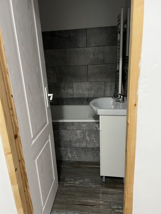 Garsoniera oferita spre inchiriere.Ma gasiti pe whatsapp