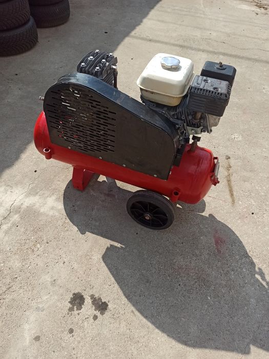 Compresor de  aer pe benzină