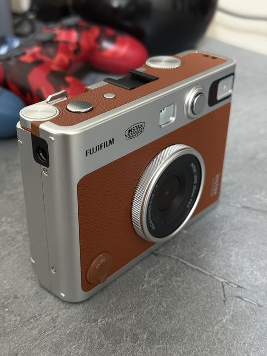 Гибридный инстакс Fujifilm Instax Mini Evo Brown