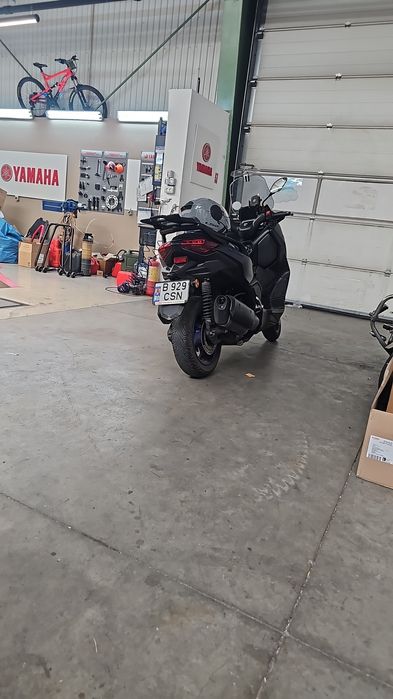 Yamaha Xmax 300  2023
