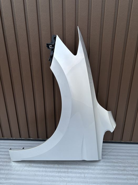 Aripa st / dr •vw Touran  5T • cod de culoare LA7W•2015-2020•