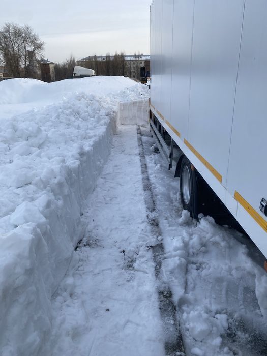 Уборка участка, рабочие, бригада робочих