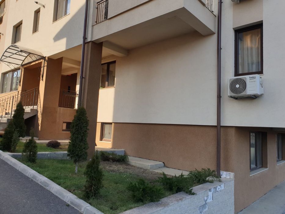 Apartamemt 3 camere vedere la lac 70 metri