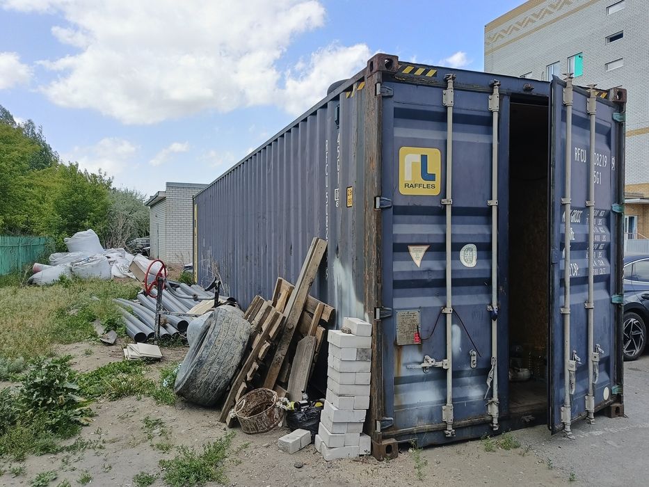 Продам 2 контейнера