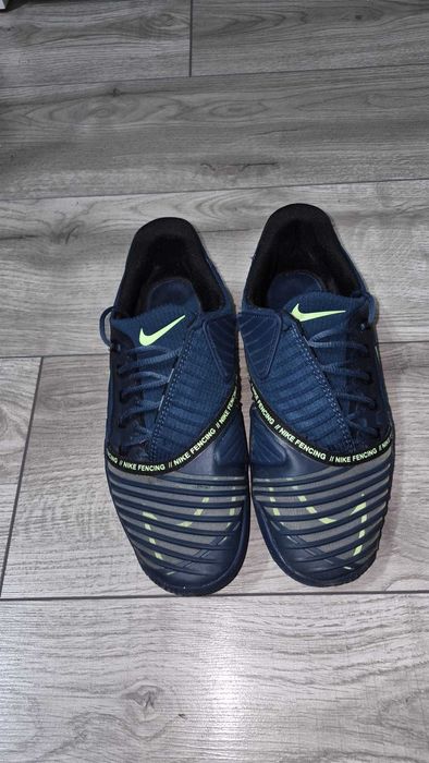 Vand pantofi scrima Nike
