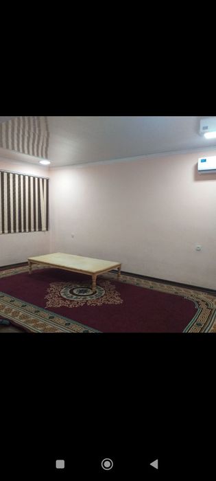 Тошкентда Абу Сахий Бек Топи Савдо Мажмуасини Олдида УчасткаСтудентлар