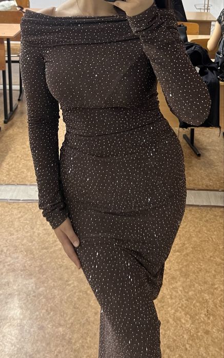 Новый с открытыми плечями