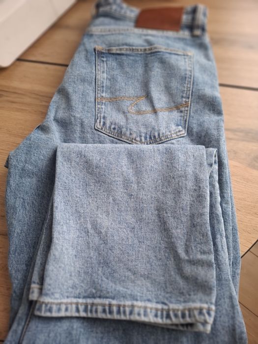 Продам джинсы новые