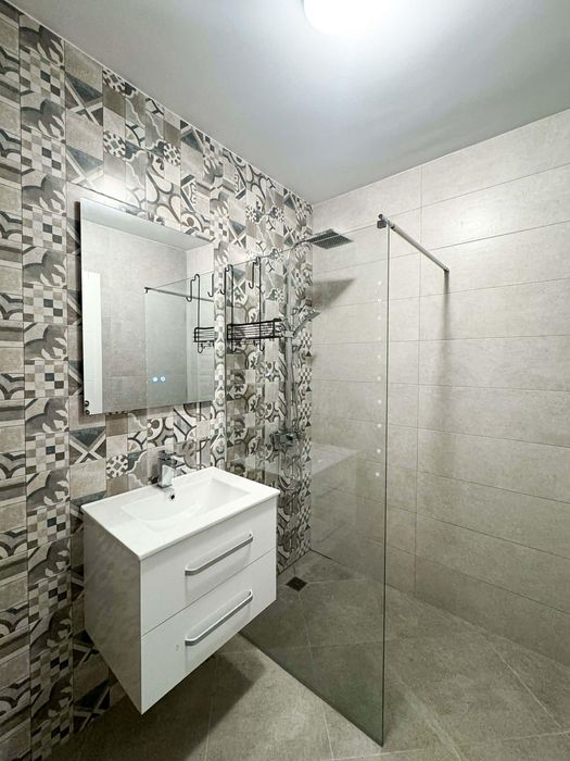 Четиристаен апартамент в ж.к. Кръстова вада.