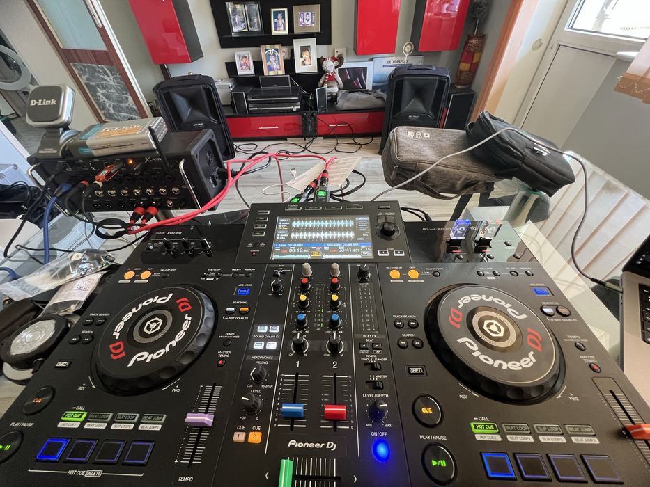 Продавам Pioneer XDJ-RR