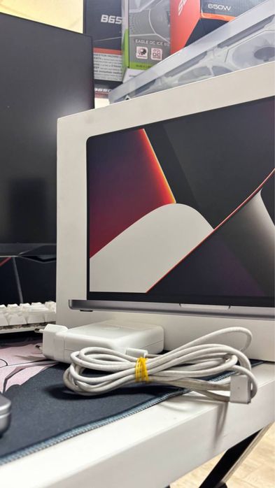 MacBook Pro 2021 года в отличном состояние