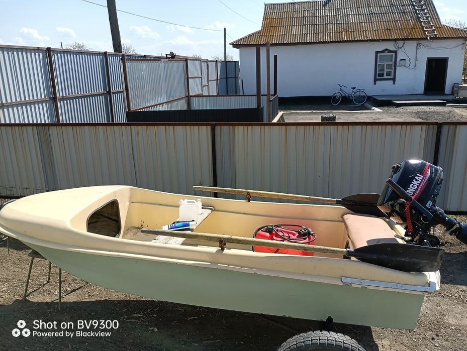 Продам лодку и мотор