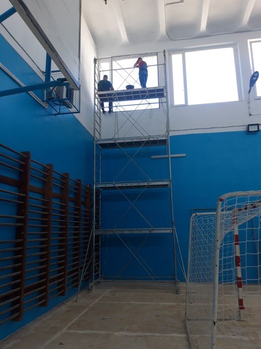 inchiriez schela mobila