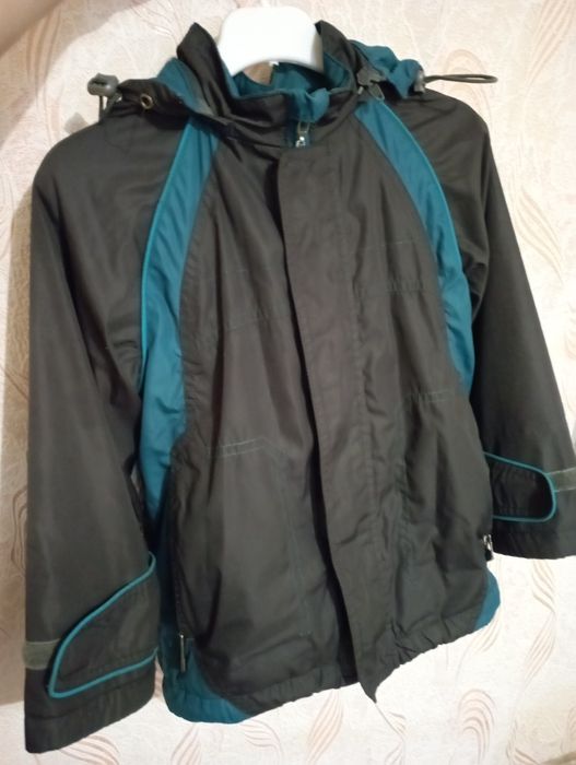 Продам детские куртки