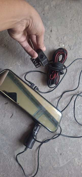 Продам Evotech E70 видеорегистратор полный экран+32 гб флешка.