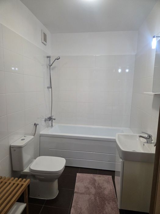 Apartament cu 3 camere Torontalului de inchiriat