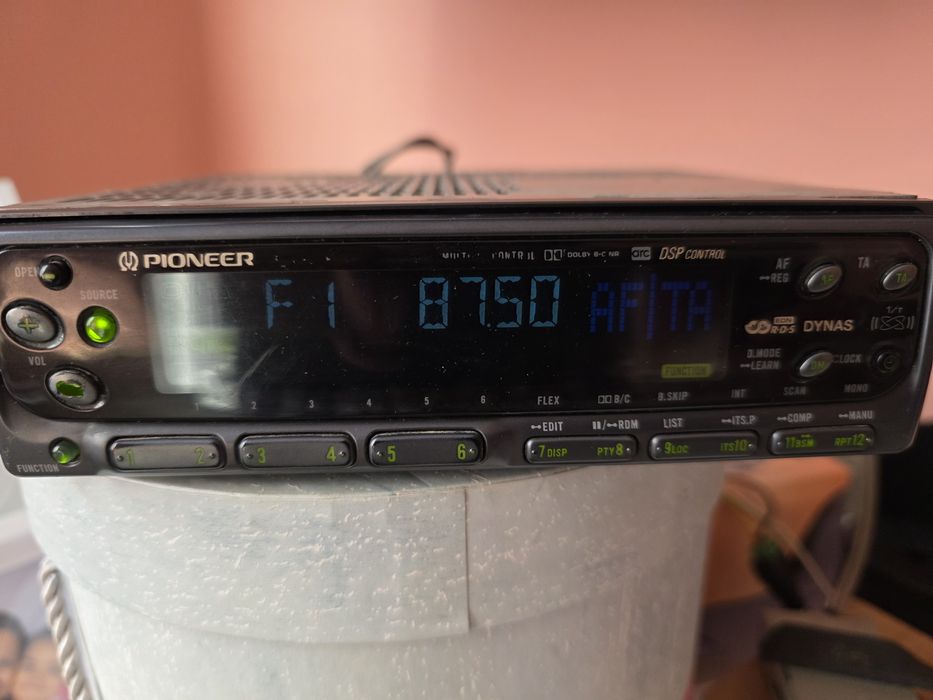 Продавам Pioneer keh-p9200rds