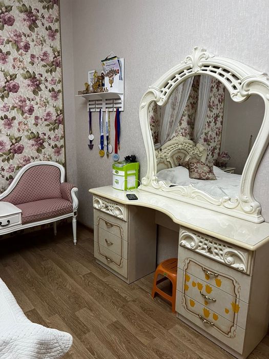 продам Спальный гарнитур Роза