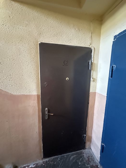 Продаю САМПИ микрорайон 2/3/5, кирпич, 52 кв. м, без ремонта