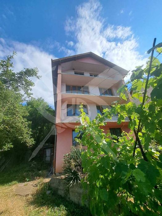 Продава се Къща в Своге - 319 кв.м за 368 €/кв.м - Снимка #1