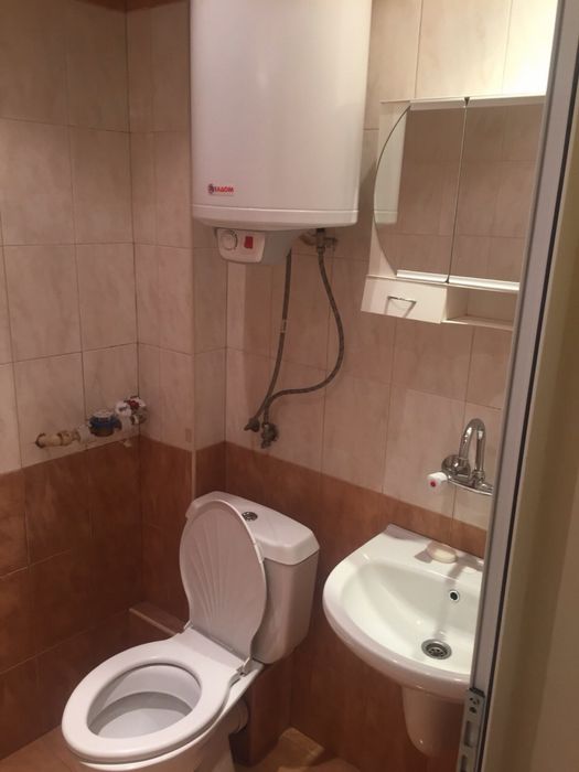 Дава се под наем Двустаен апартамент в Благоевград, Идеален център - 40 кв.м за 228.99 € - Снимка #2