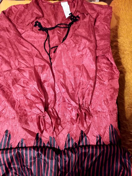 Продавам карнавален костюм на Палячо.