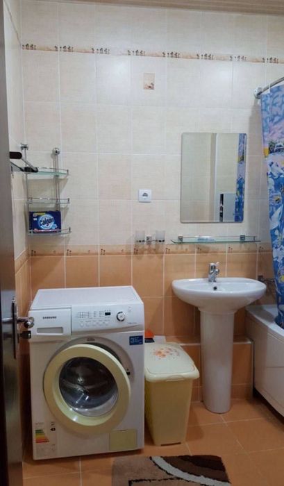 Квартира на Ц6-Пожарка 3/2/4 общ пл 70м с обстановкой