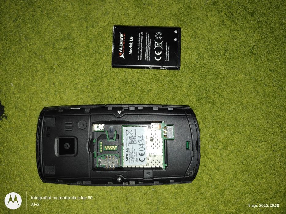 Telefon Legendar de colecție Nokia X2 cu tastatura QWERTY