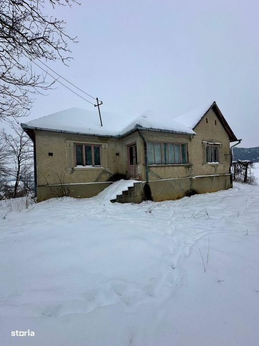 Casa cu teren 5.800 mp – Sanmarghita, com. Mica