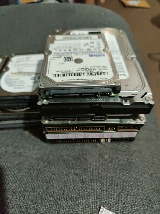 Lot 15 Hard disk uri defecte de 2.5 si 3.5