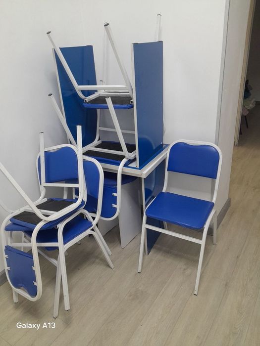 Продаётся мебель ,столы ,стулья