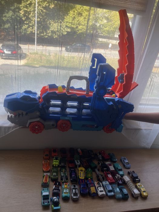 Hot Wheels  транспортер