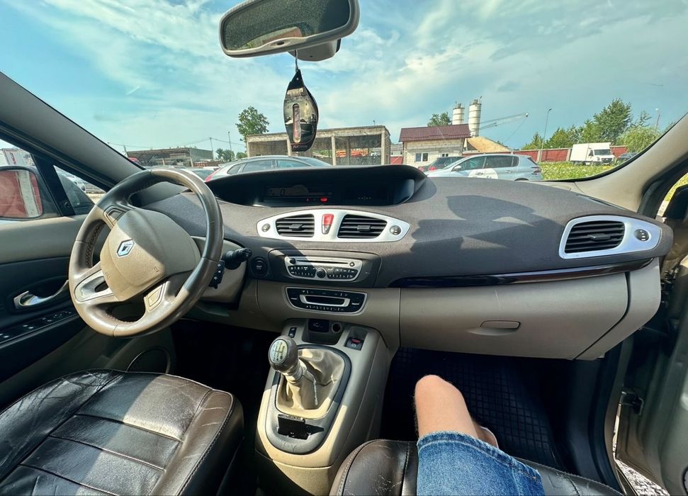 Renault Grand Scénic 1.5 dCi – 7 locuri – 2007