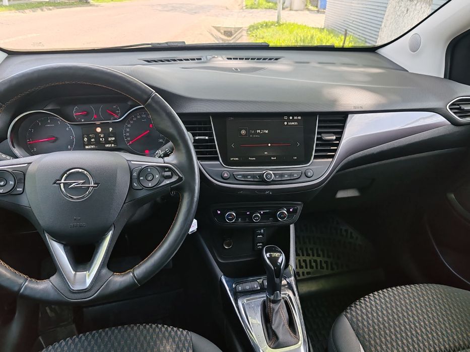 Opel Crossland X  2020.