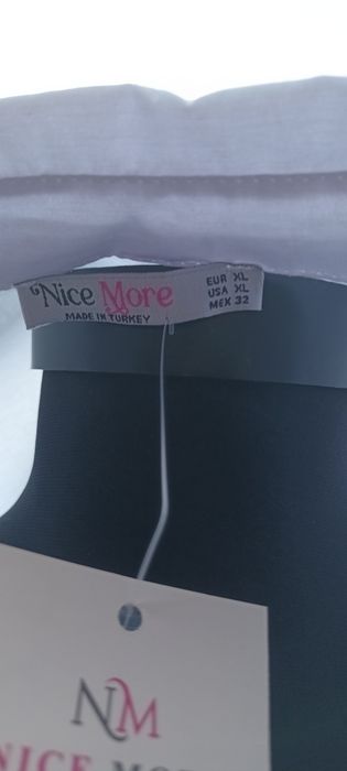 Camasa bumbac alba cu accesorii metalice