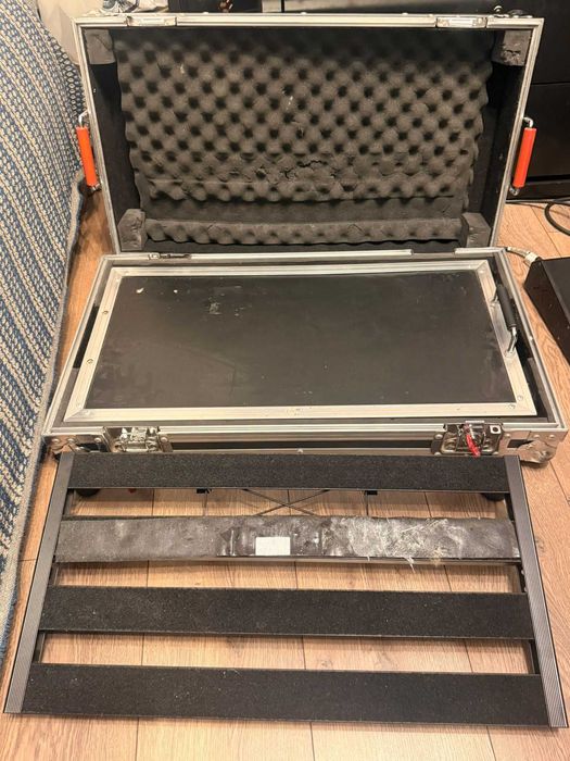 Line 6 Helix LT + Gator G-Tour Pedalboard + Novation backpack