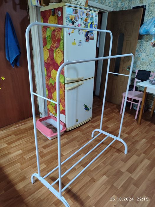 Вешалка для одежды напольная