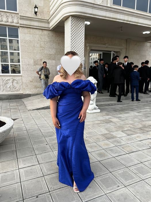 Продается вечерние платья