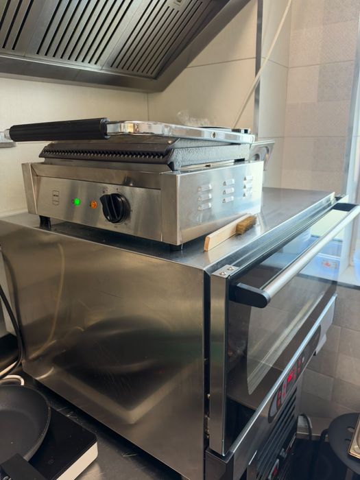 Cuptor cu convecție electric