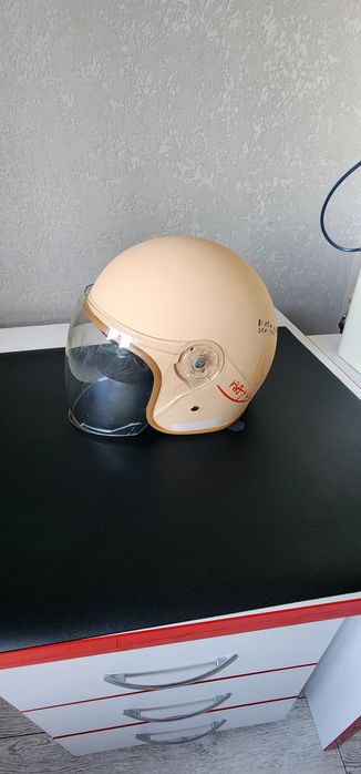 Продам  шлем для мотоциклистов