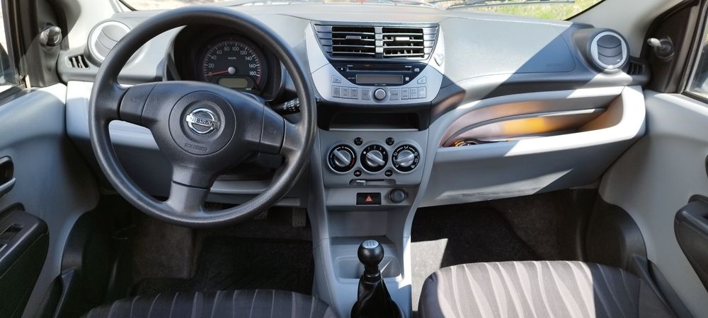 Продавам Nisam Pixo 2011