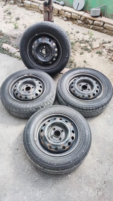 Продаю Диски с шинами 185/65/R14 штамповки