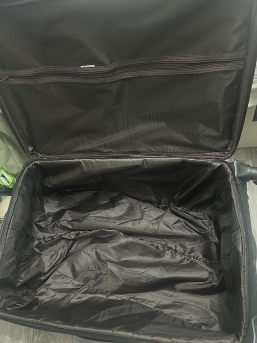 Чемодан на колесиках