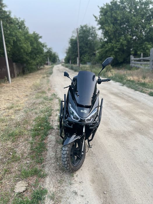 Продам макси скутер 150