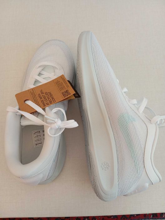 Чисто нови оригинални мъжки маратонки "Найк"