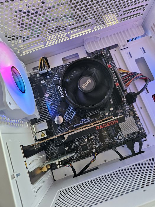 Unitate PC Gaming Ryzen 5 3600 video 4GB RX 6400 16GB RAM SSD