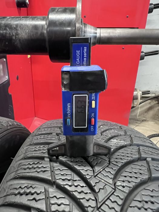 Зимни гуми 195/60 R16 2бр. Nexen  и 2бр. всесезонни гуми Good Year