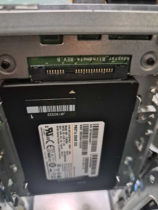 Пакет настолни компютри HP + монитори + периферия