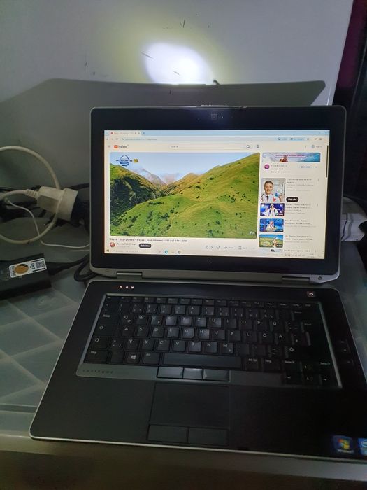 Лаптоп DELL 15.2 инча i5