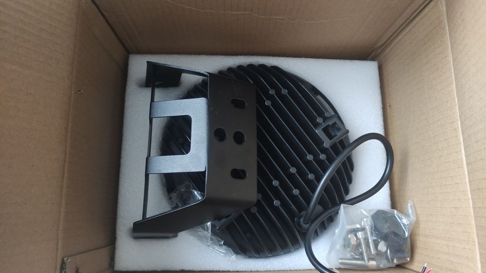 Лед халогени 9 инча х 185вата 2бр.к-т